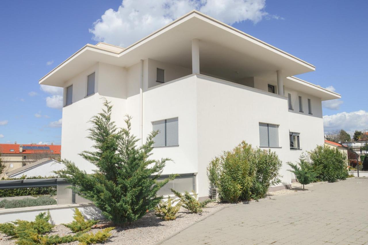 Rova Apartment Malinska Exterior photo