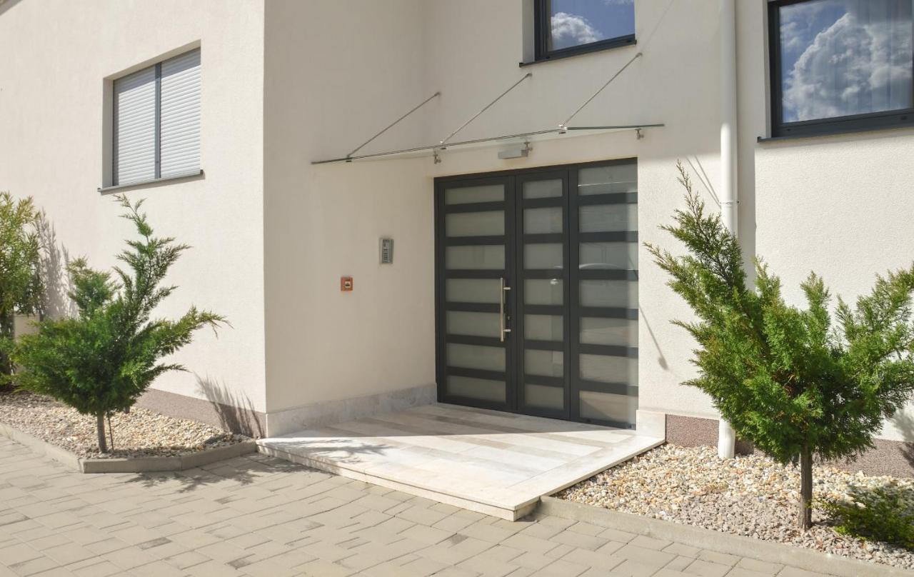 Rova Apartment Malinska Exterior photo